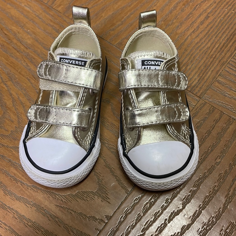 Gold converse
